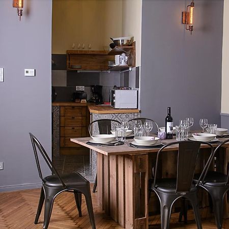 בודפשט Walnuttree Loft Style Prestige Apartment מראה חיצוני תמונה